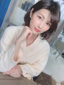 肖央 